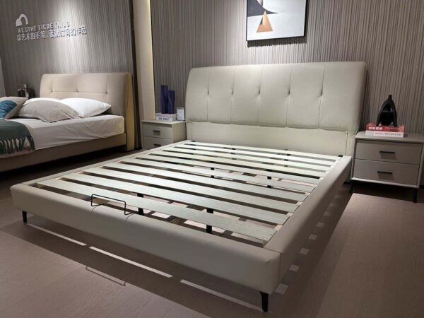 Modern Style Bed With Leather And Wood